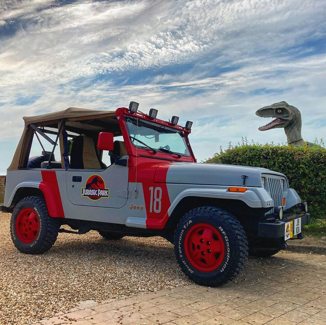 JP18 and a wild Velociraptor on the Isle of Wight
